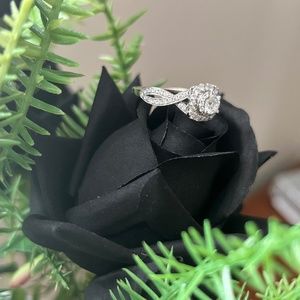 Diamond engagement ring